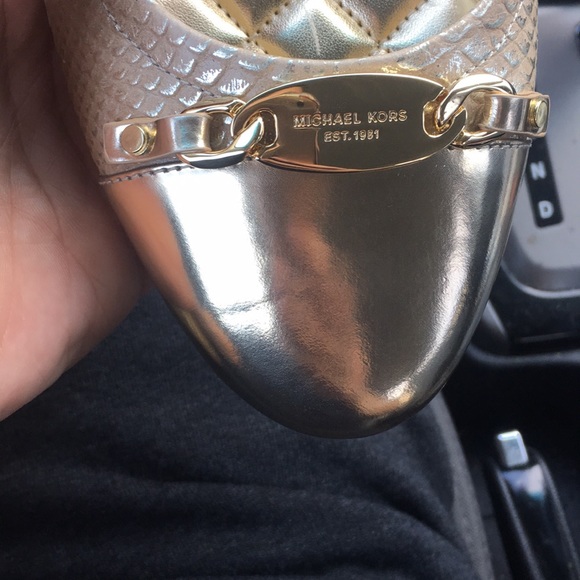 Michael Korda Gold Flats - Picture 4 of 13